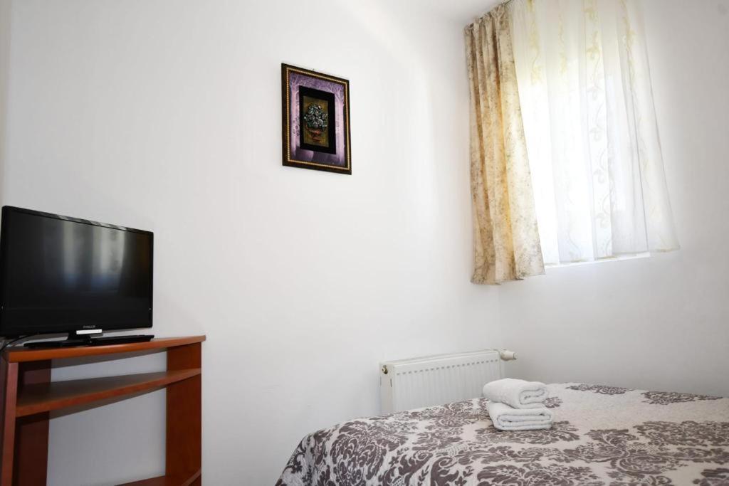 Отель Casa Stefanut Моечиу-де-Сус Экстерьер фото