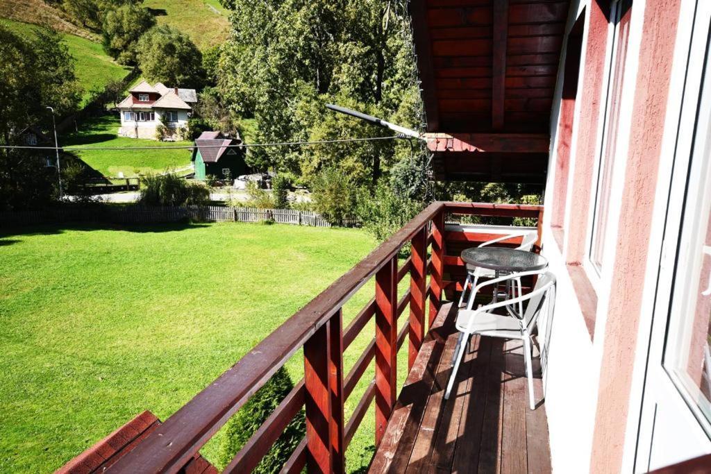 Отель Casa Stefanut Моечиу-де-Сус Экстерьер фото